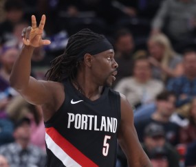 足球赔率-阿夫迪亚缺阵！开拓者VS绿军先发：霍勒迪对阵老东家VS布朗&amp;怀特